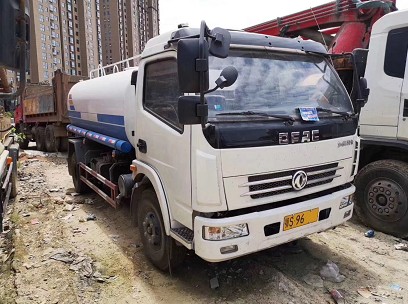 二手帶手續(xù)9噸灑水車轉(zhuǎn)讓，18年的車，玉柴150馬力！