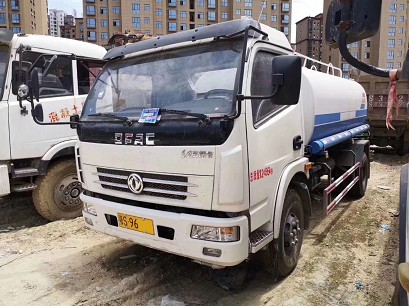 二手帶手續(xù)9噸灑水車轉(zhuǎn)讓，18年的車，玉柴150馬力！2