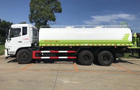 國六20噸東風隨專D17-Z后雙橋灑水車圖片