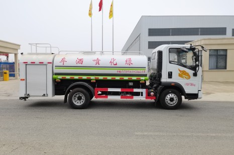 國六重汽豪曼單排4.6方消防灑水車
